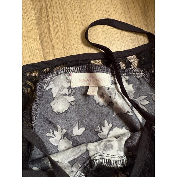 Y2K Almost Famous Black Floral Lace Cami Tank Top Size M White Rose Print Goth - Picture 3 of 4